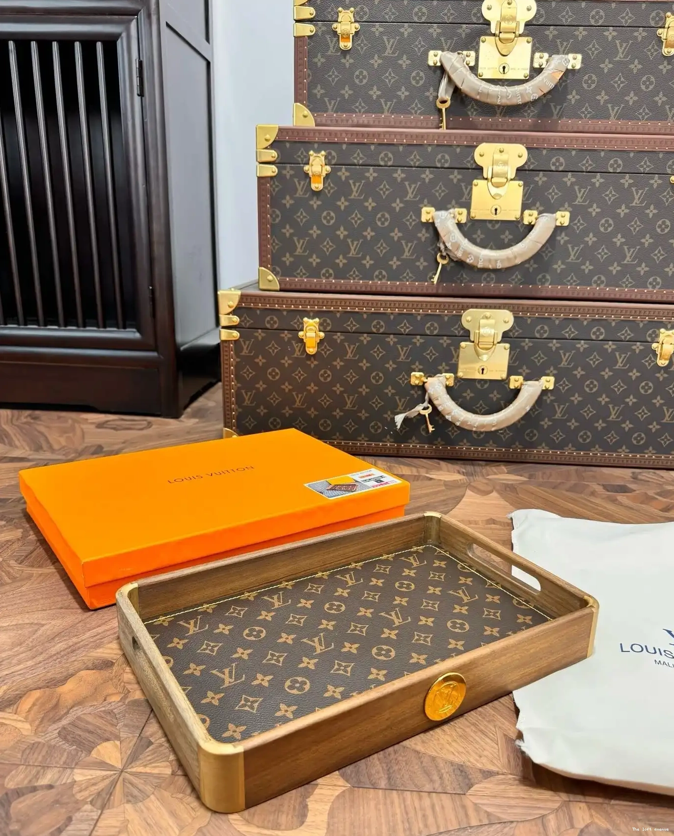 CUSTOM LV SERVING TRAY 0509